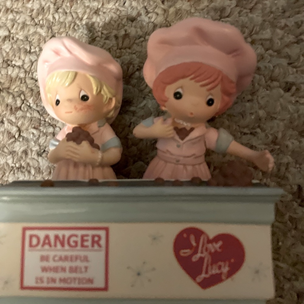 Figurines